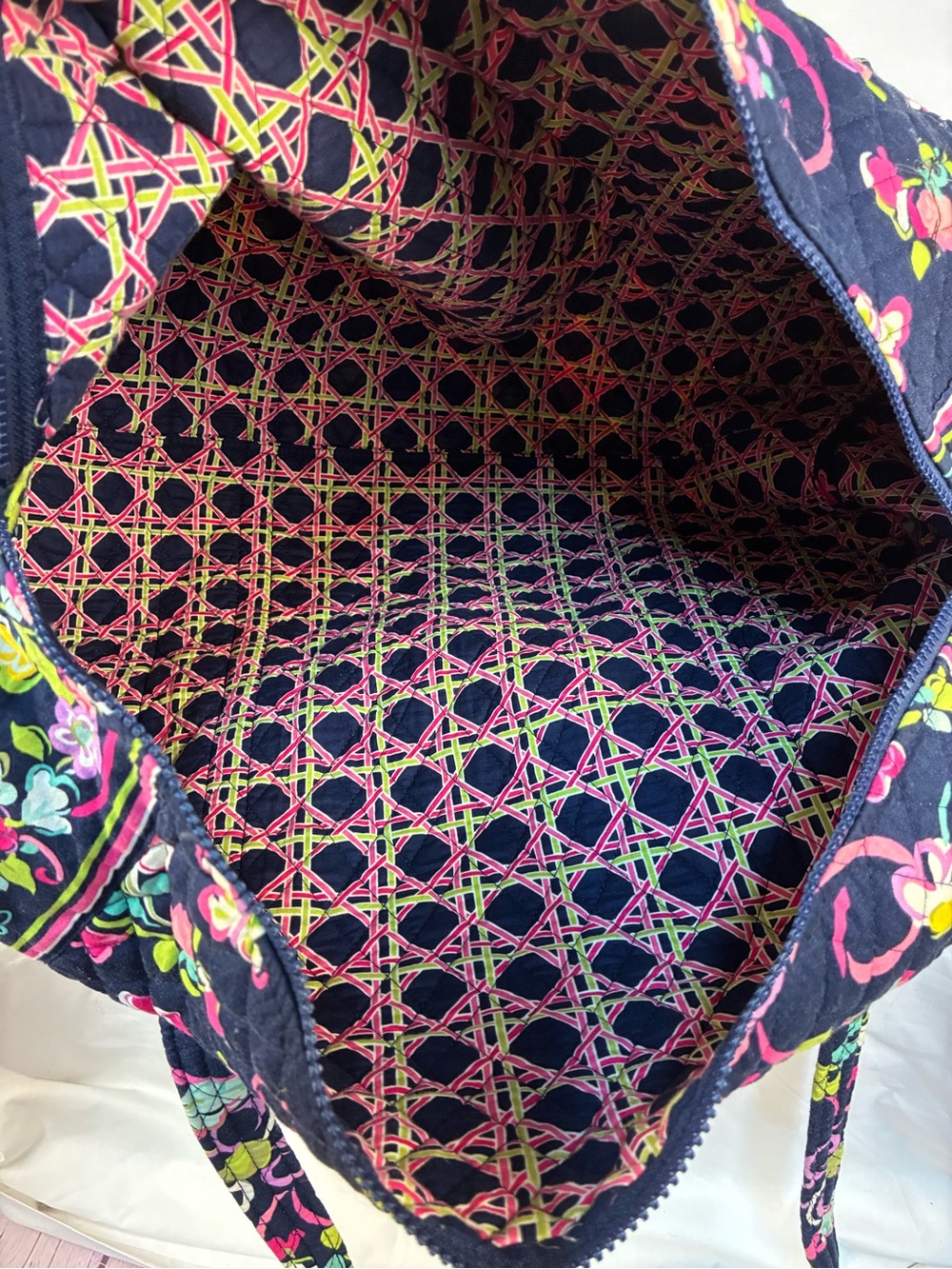 Vera Bradley Large Weekender in Ribbons Print Retired - Picture 7 of 10